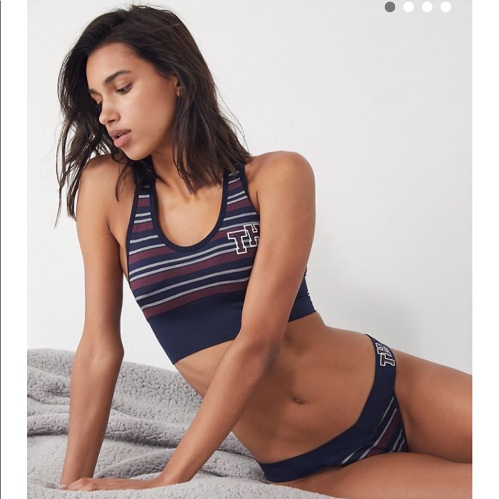 Tommy Hilfiger UO Exclusive Seamless Scoop-Neck